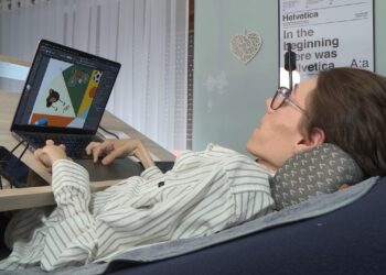 Pomimo SMA 22 letni Hubert studiuje, pracuje i uczęszcza na rehabilitację